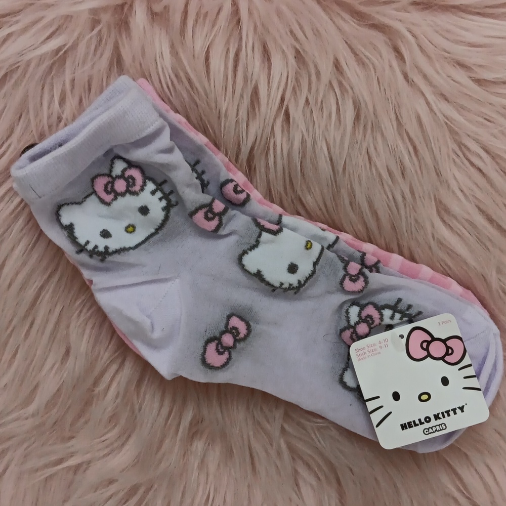 Brand New Ladies HELLO KITTY CAPRI SOCKS-2PR.
